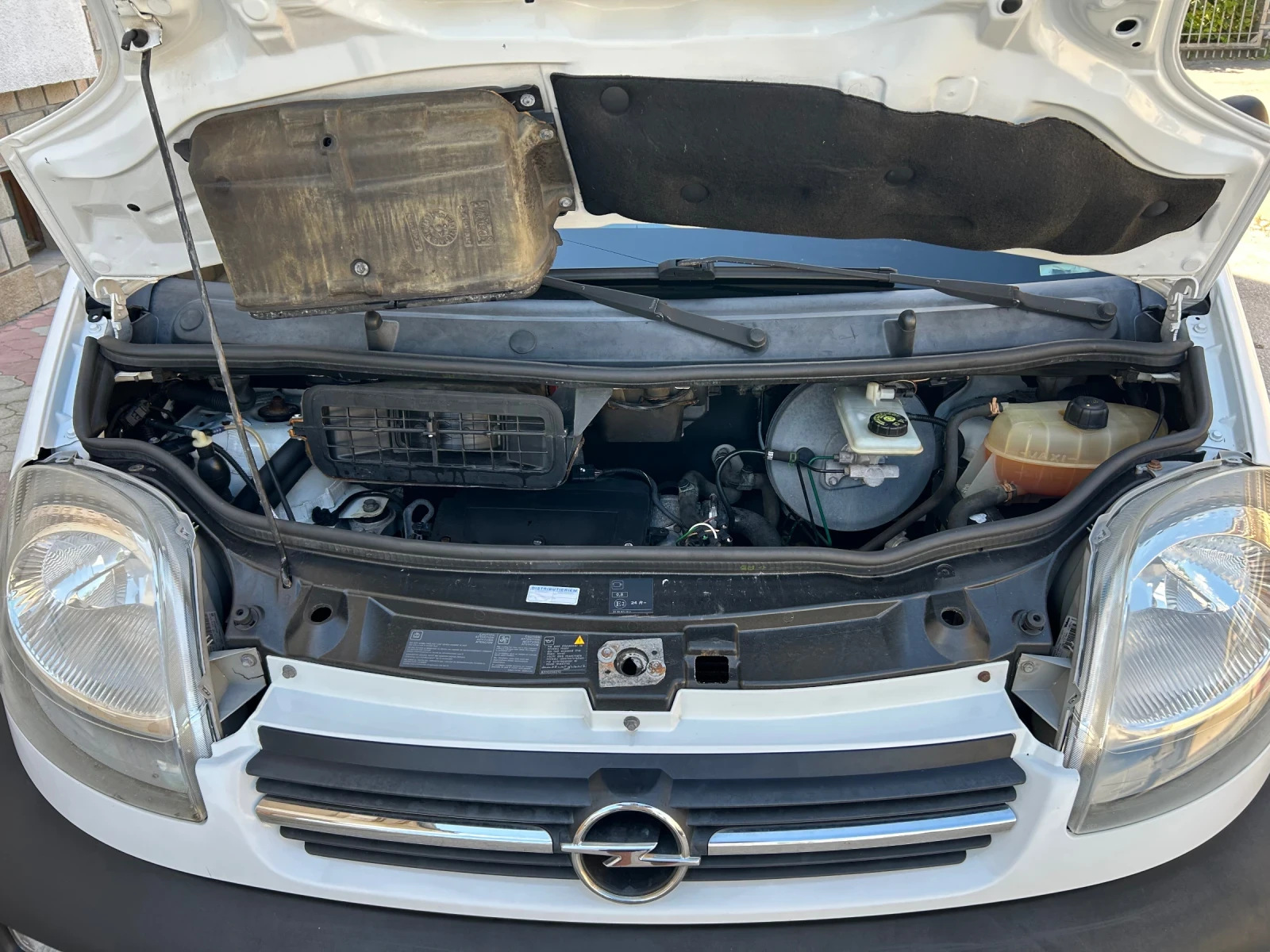 Opel Vivaro 1.9CDTI LONG КЛИМАТИК, снимка 15 - Бусове и автобуси - 55036662