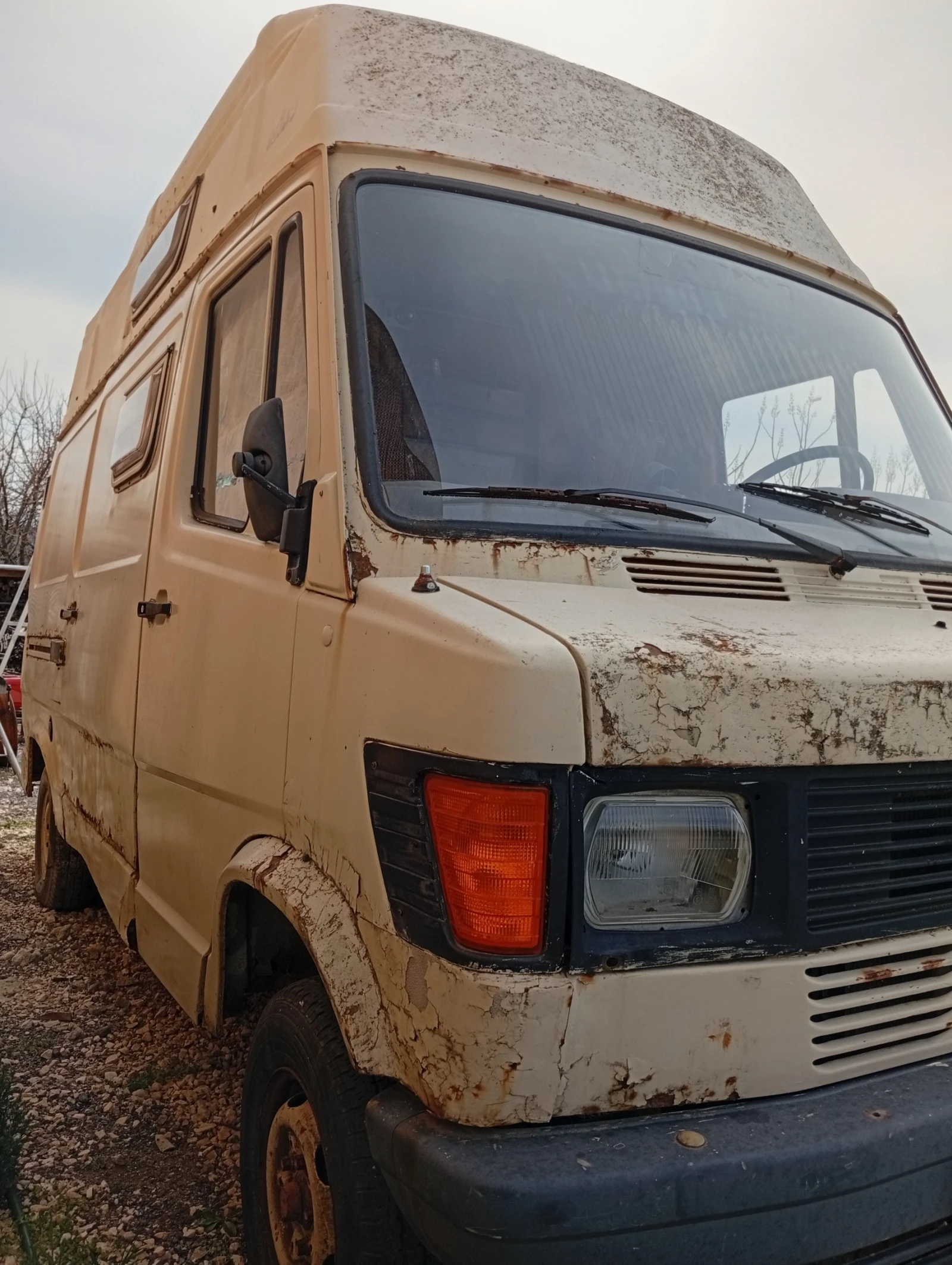 Кемпер Mercedes-Benz 207 OM615/OM616, снимка 4 - Каравани и кемпери - 53833109