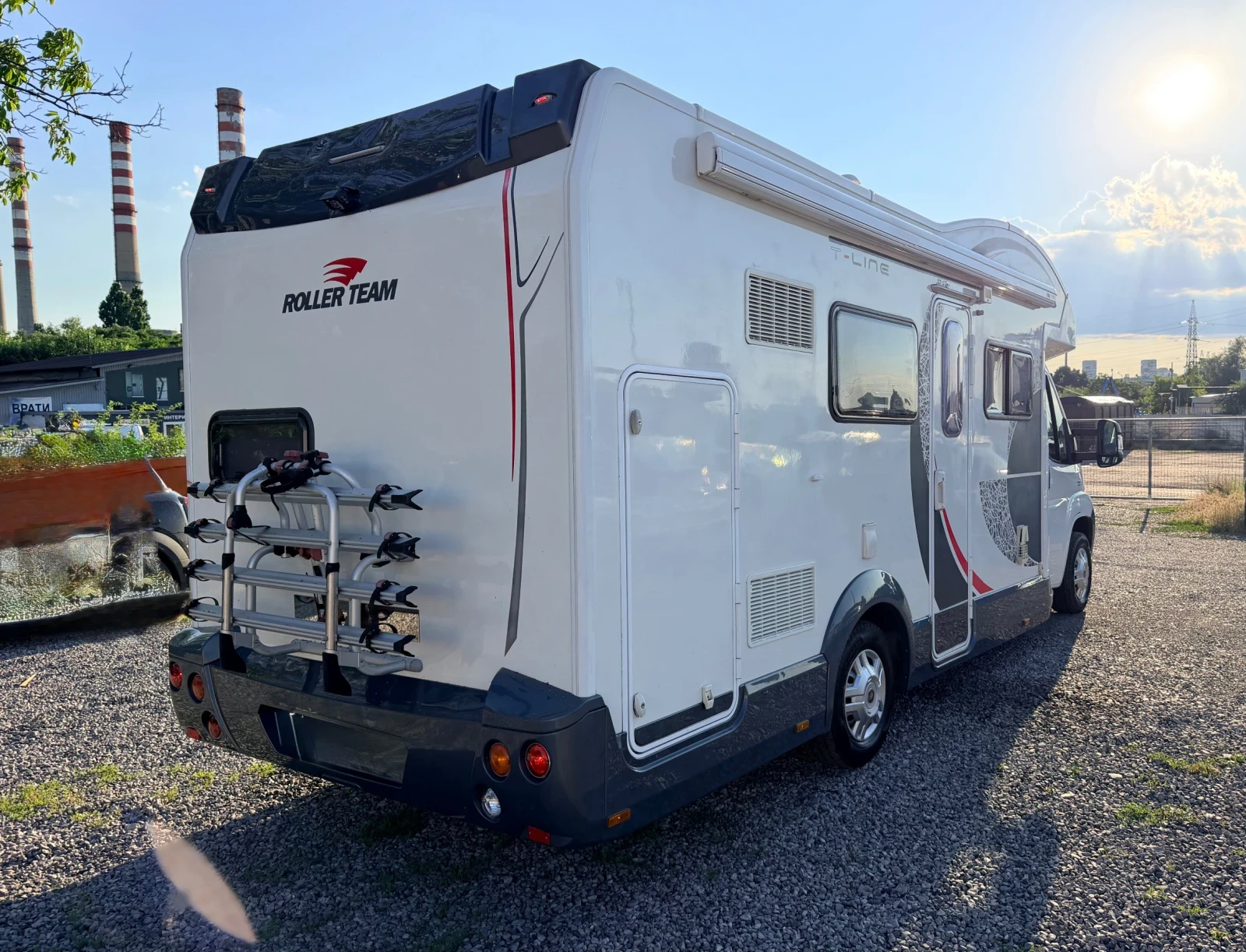 Кемпер ROLLER TEAM Roller Team T-Line / Fiat Ducato 130k./ШВЕЙЦАРИЯ, снимка 2 - Каравани и кемпери - 55076158