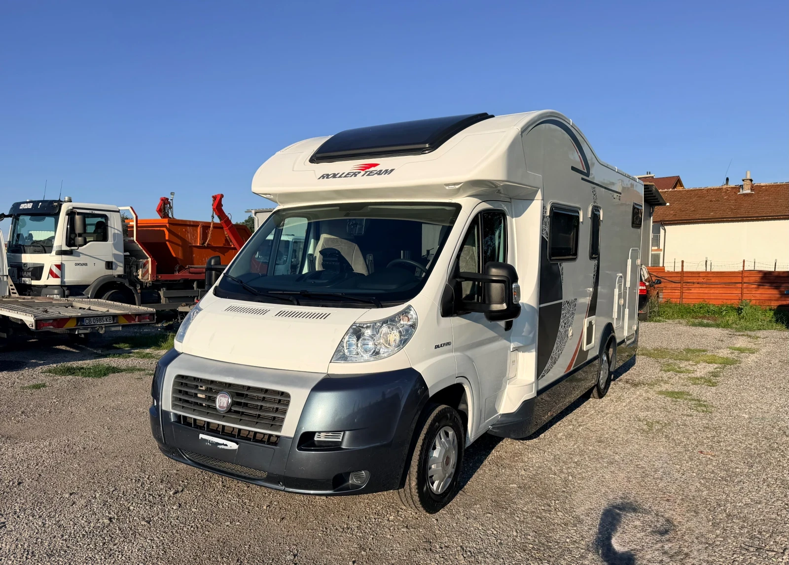 Кемпер ROLLER TEAM Roller Team T-Line / Fiat Ducato 130k./ШВЕЙЦАРИЯ, снимка 5 - Каравани и кемпери - 55076158