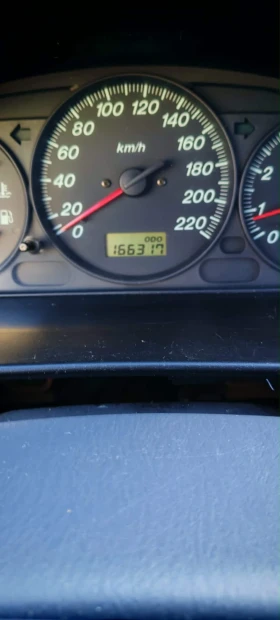 Mazda 323, снимка 8