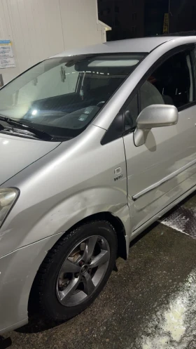 Toyota Corolla verso, снимка 6