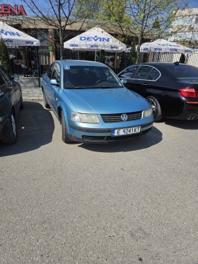 VW Passat, снимка 1 - Автомобили и джипове - 45523888