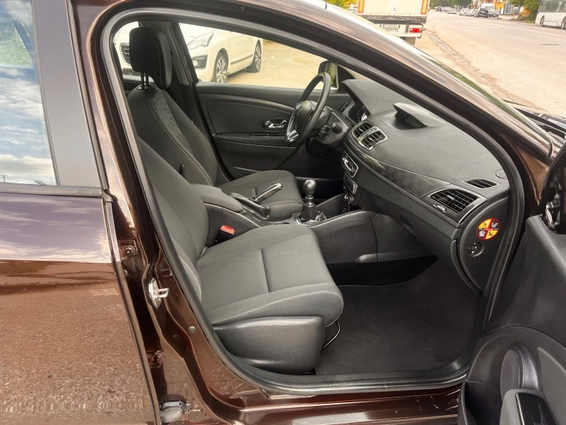 Renault Megane 1.2 DYNAMIQUE, снимка 12 - Автомобили и джипове - 45712173