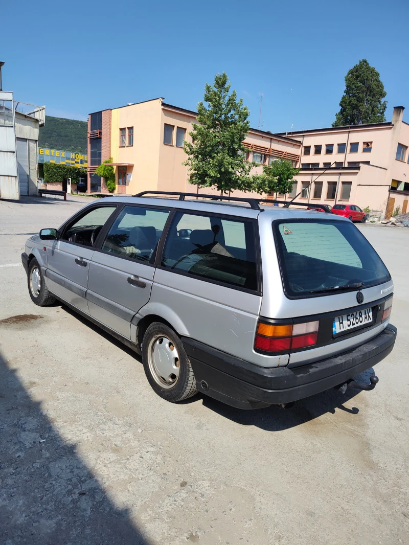 VW Passat 1.8 , снимка 4 - Автомобили и джипове - 47354670