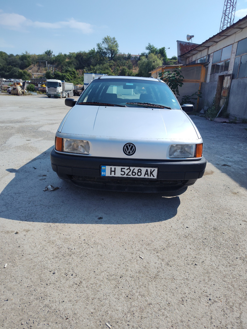 VW Passat 1.8 , снимка 2 - Автомобили и джипове - 46799526