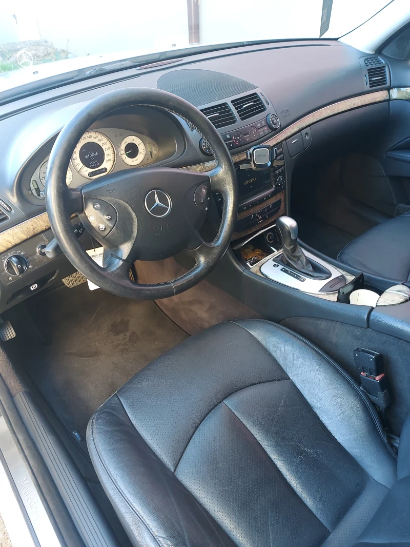 Mercedes-Benz E 280 4 matik , снимка 3 - Автомобили и джипове - 47200586