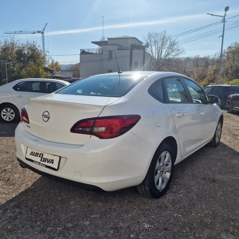 Opel Astra 1.4/ AUTOMATIC/ 137000KM, снимка 4 - Автомобили и джипове - 47871177