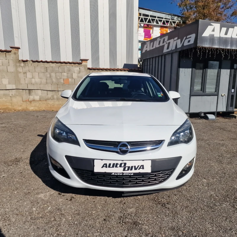 Opel Astra 1.4/ AUTOMATIC/ 137000KM, снимка 2 - Автомобили и джипове - 47871177