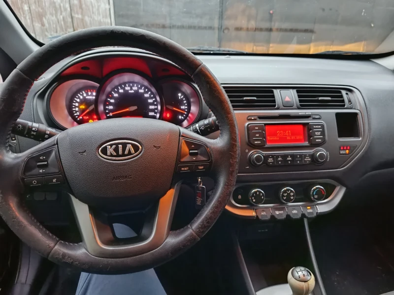 Kia Rio, снимка 6 - Автомобили и джипове - 48879548