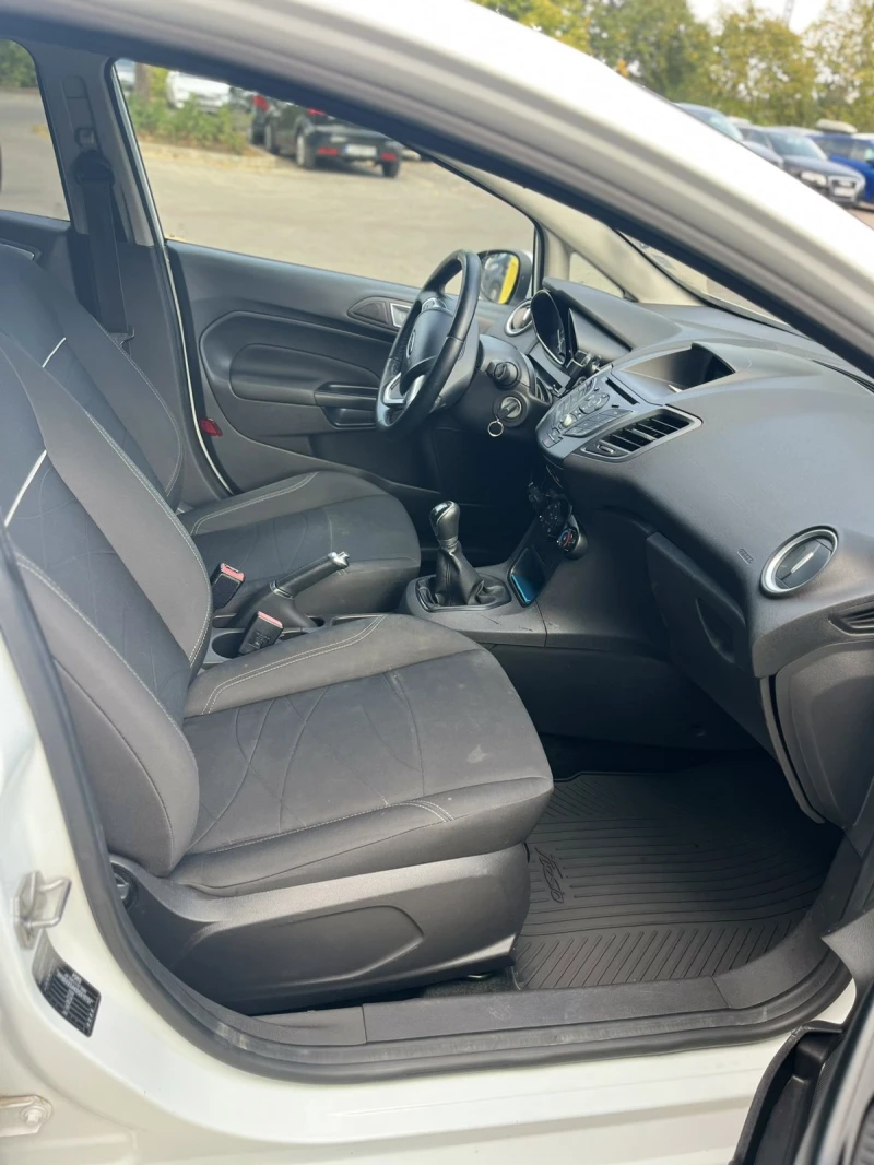 Ford Fiesta, снимка 9 - Автомобили и джипове - 51669836