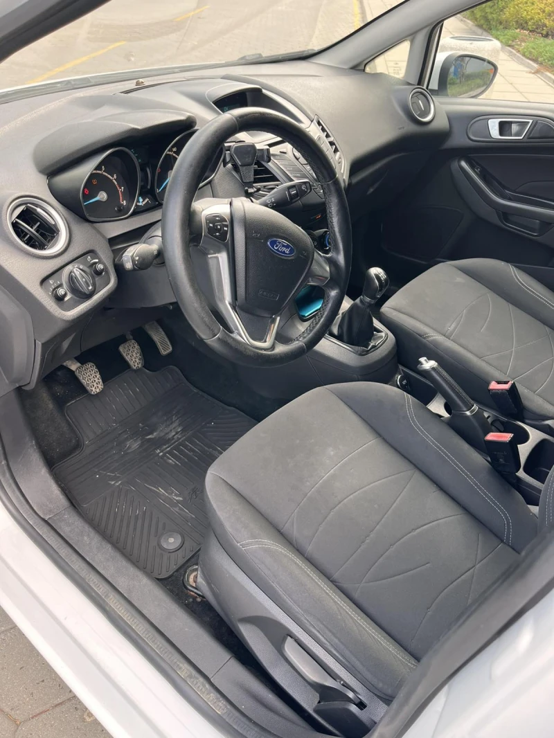 Ford Fiesta, снимка 6 - Автомобили и джипове - 51669836