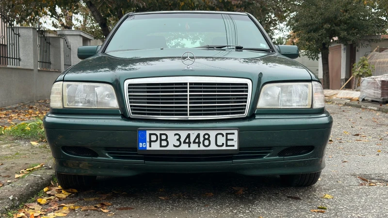 Mercedes-Benz C 180, снимка 3 - Автомобили и джипове - 52227772