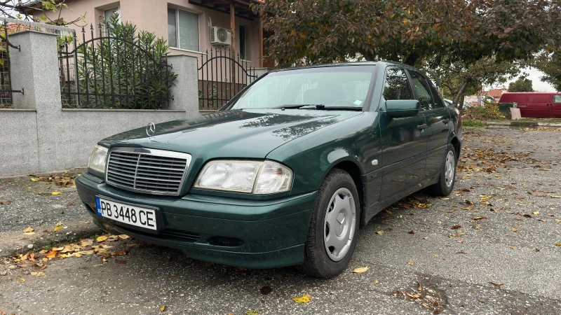 Mercedes-Benz C 180, снимка 6 - Автомобили и джипове - 52227772