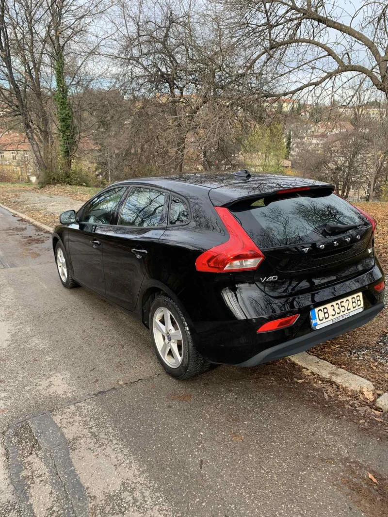 Volvo V40 T2, снимка 5 - Автомобили и джипове - 52394593