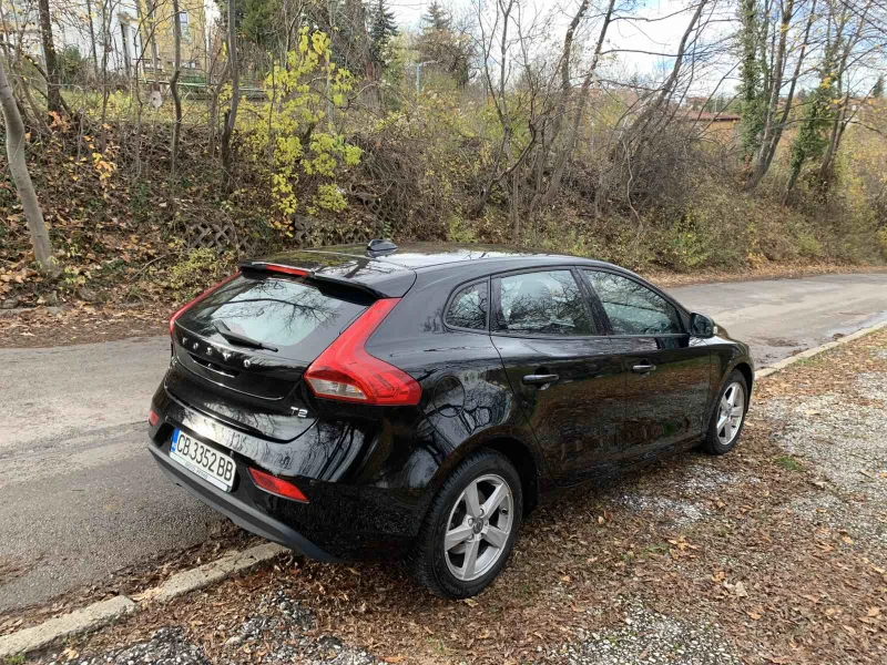 Volvo V40 T2, снимка 3 - Автомобили и джипове - 52394593