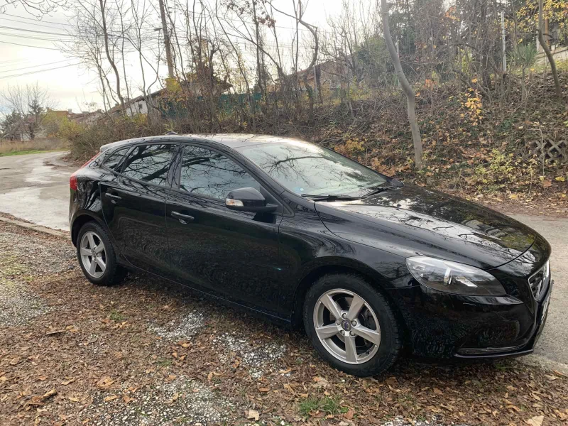Volvo V40 T2, снимка 7 - Автомобили и джипове - 52394593