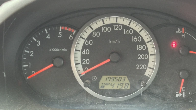 Mazda 5 2.0 diesel, снимка 9 - Автомобили и джипове - 52503289