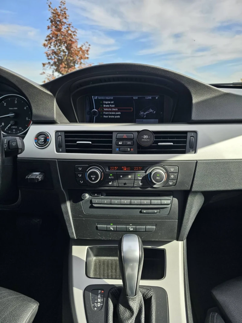 BMW 330 E91, снимка 9 - Автомобили и джипове - 52795604