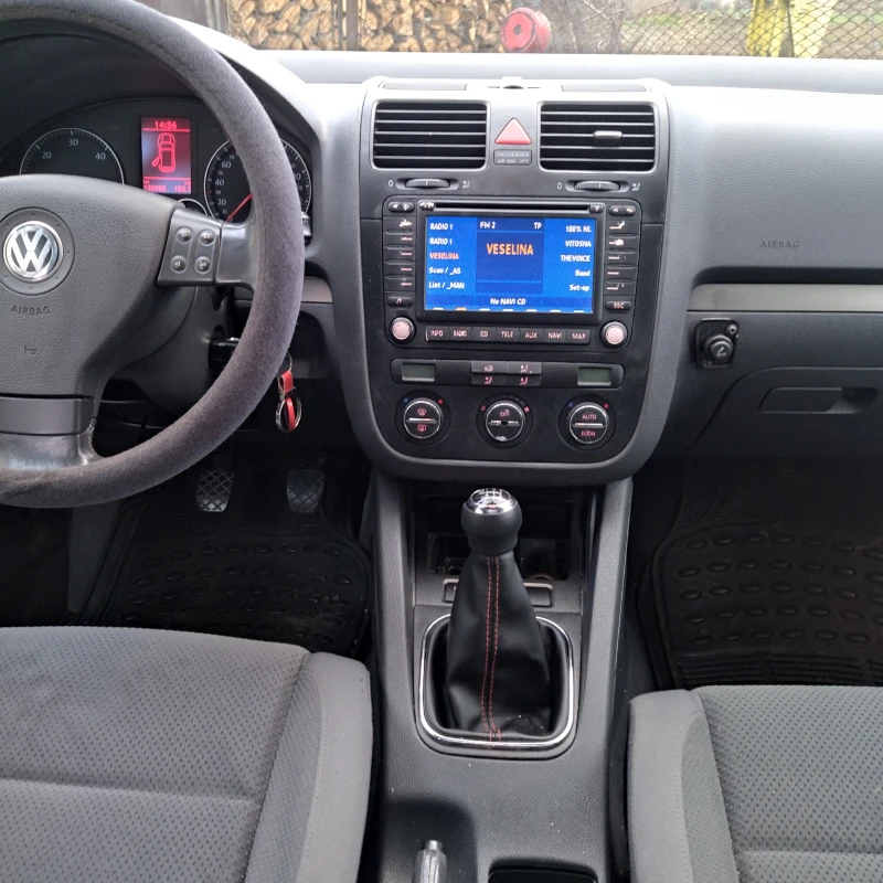 VW Golf 5, снимка 15 - Автомобили и джипове - 53012441