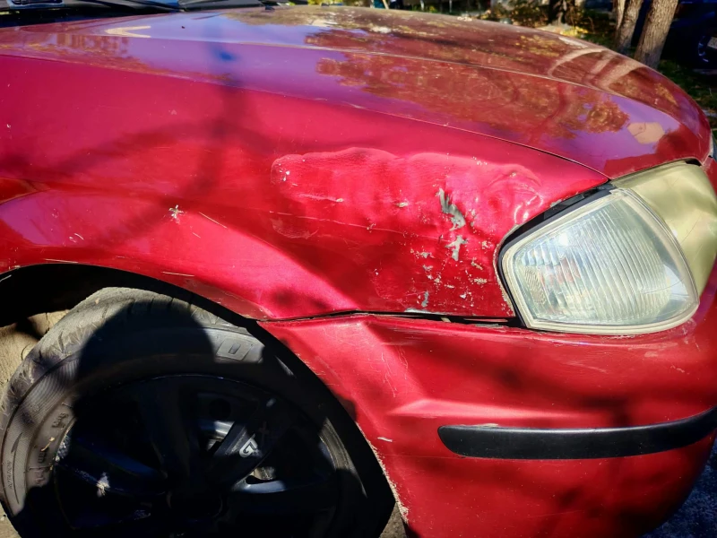 Mazda 323, снимка 6 - Автомобили и джипове - 53036526