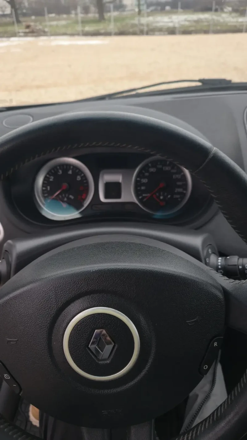 Renault Clio 1.2 16V, снимка 10 - Автомобили и джипове - 53188259