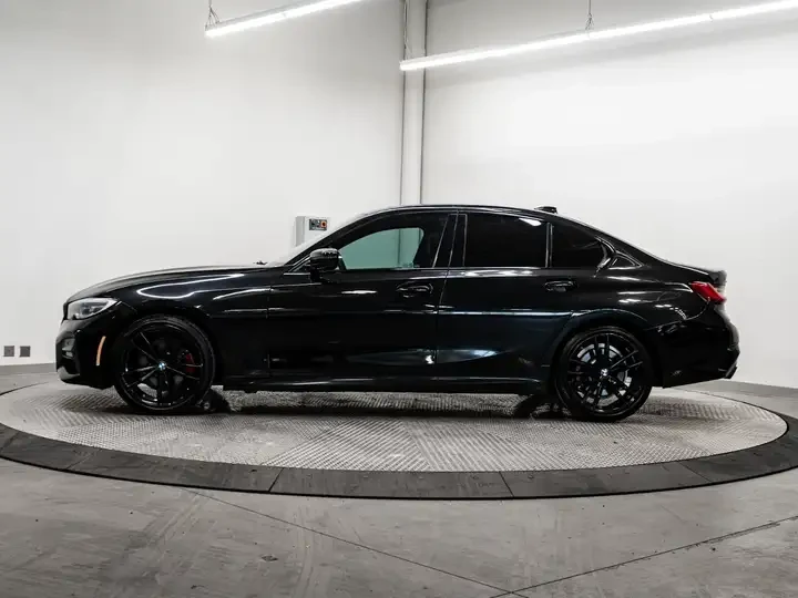 BMW 330 330i xDrive - Крайна цена до България!, снимка 4 - Автомобили и джипове - 54890892