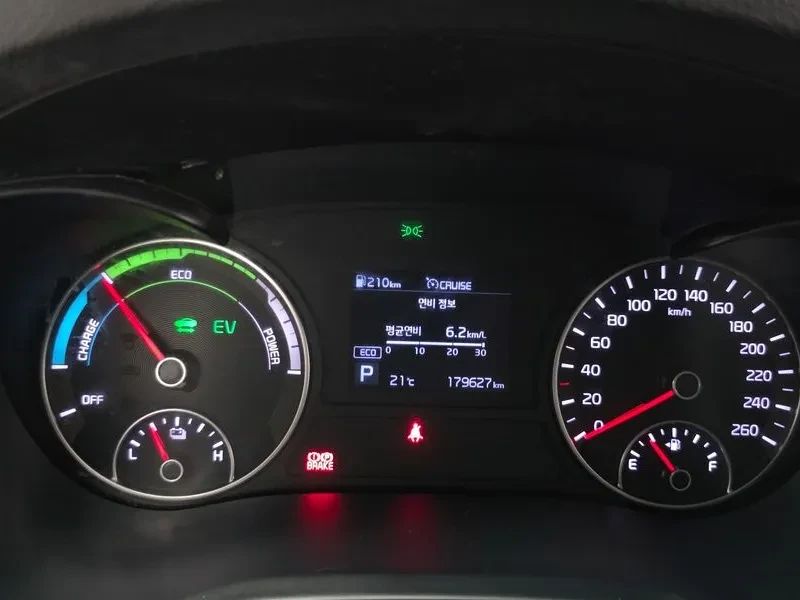 Kia K5 Hybrid 2Nd Generation Noblesse, снимка 8 - Автомобили и джипове - 55278349