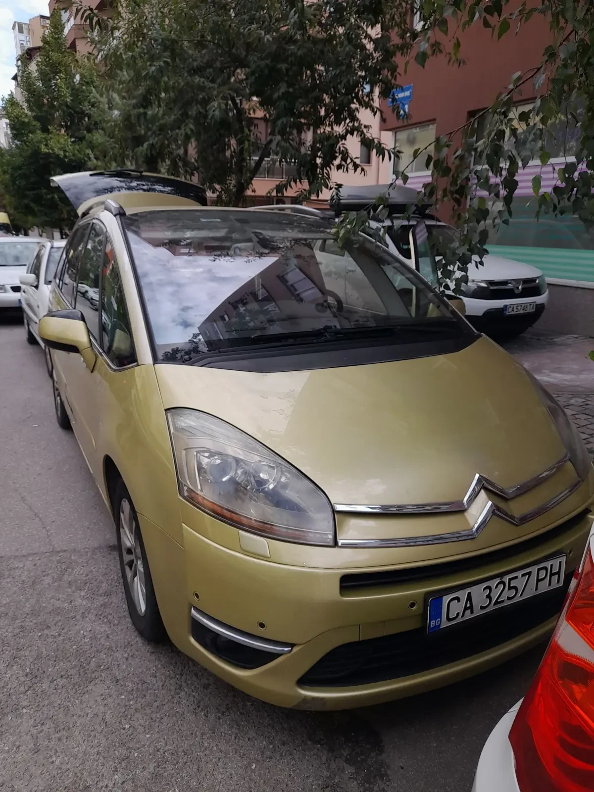 Citroen Grand C4 Picasso 2.0 - изображение 2