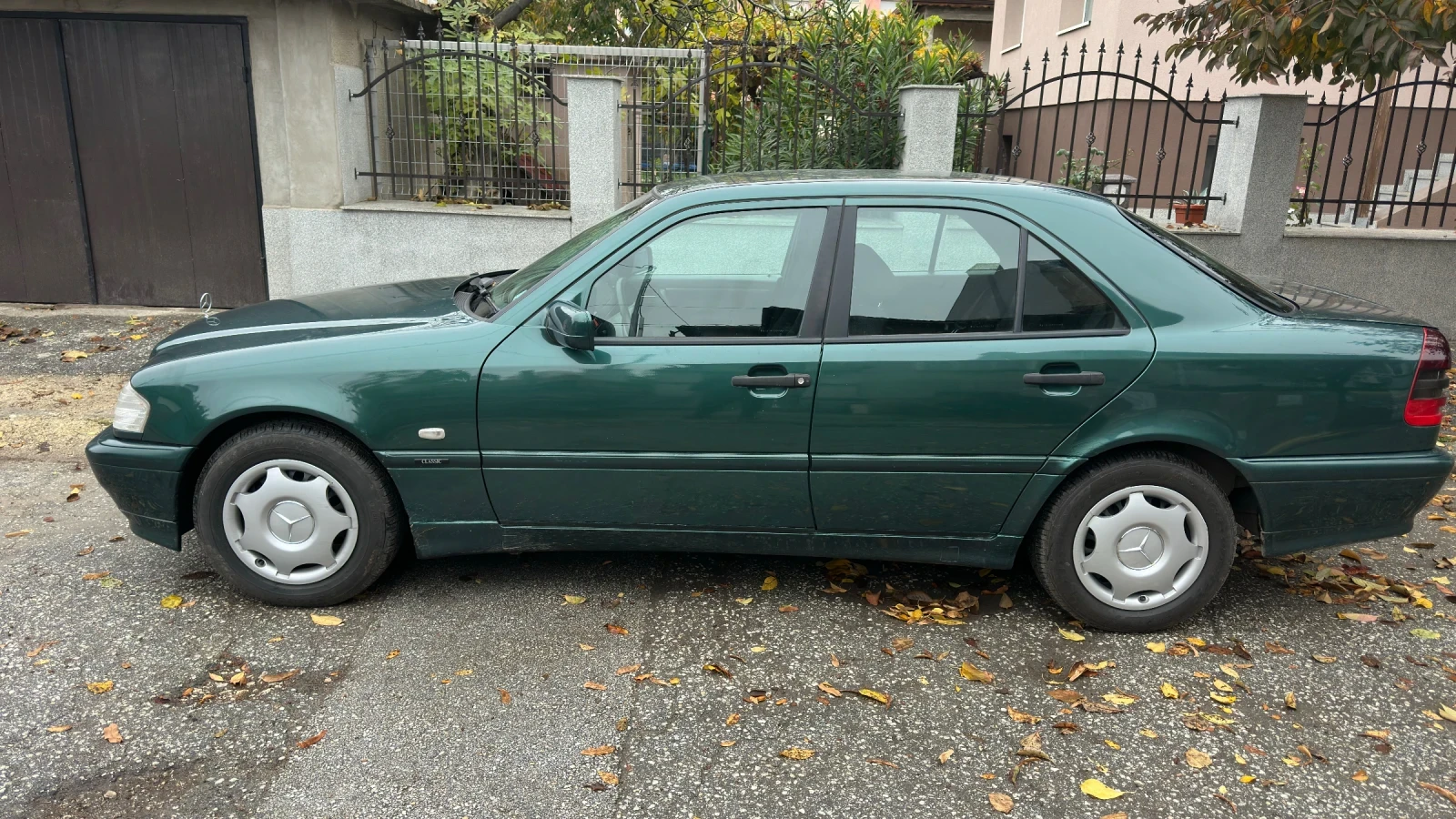 Mercedes-Benz C 180  - изображение 8