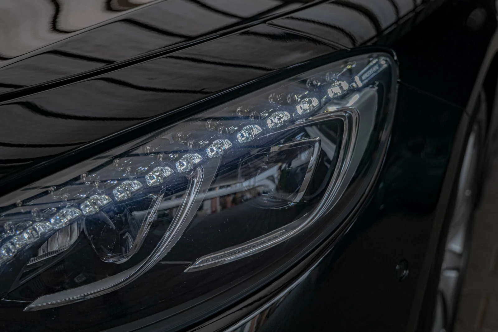 Mercedes-Benz S 63 AMG 4Matic/Swarovski/HuD/Burmester/AirMatic/Night Visi - изображение 4