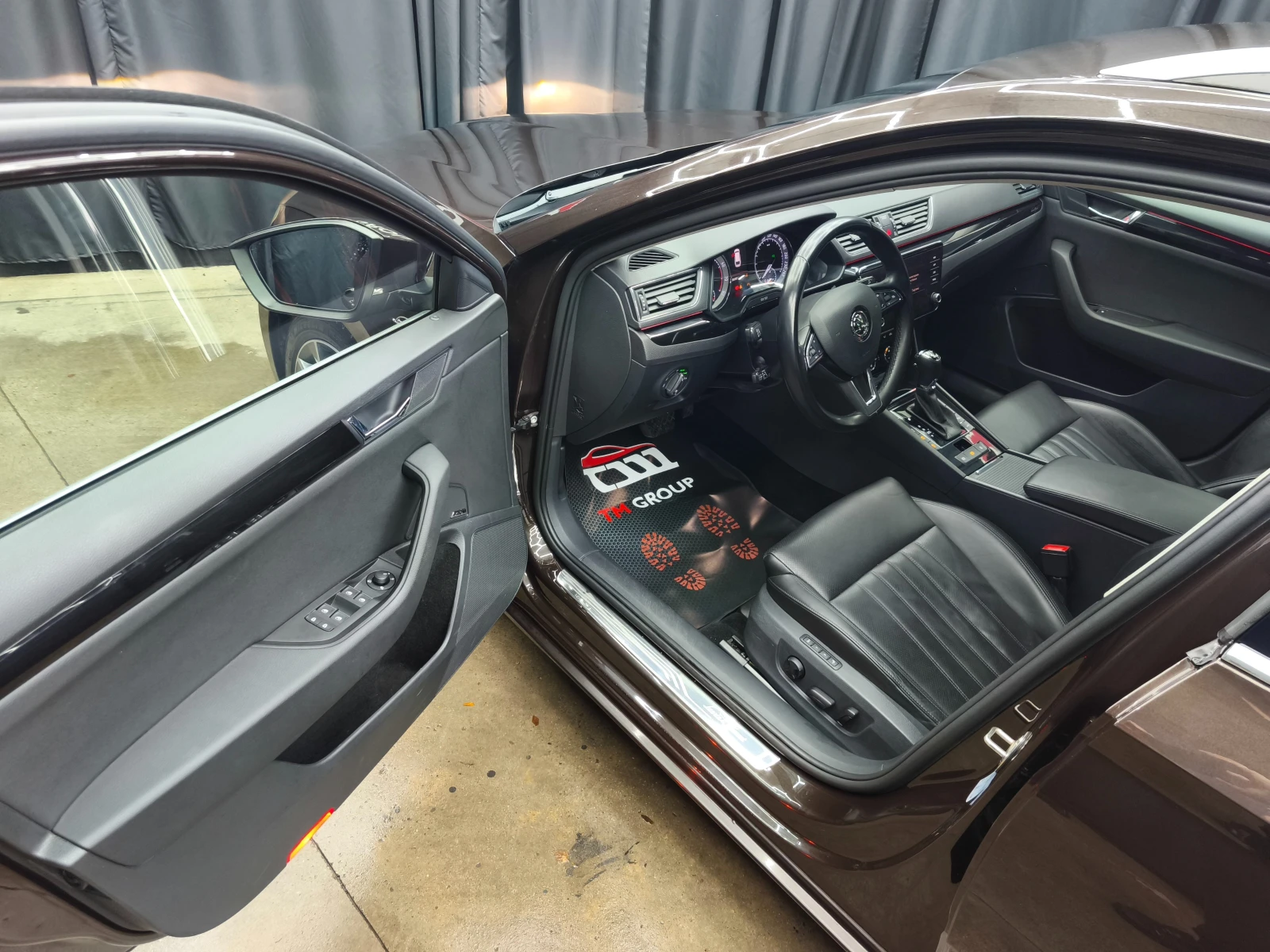 Skoda Superb L&K 2.0TFSI Automatic 4x4  - изображение 7