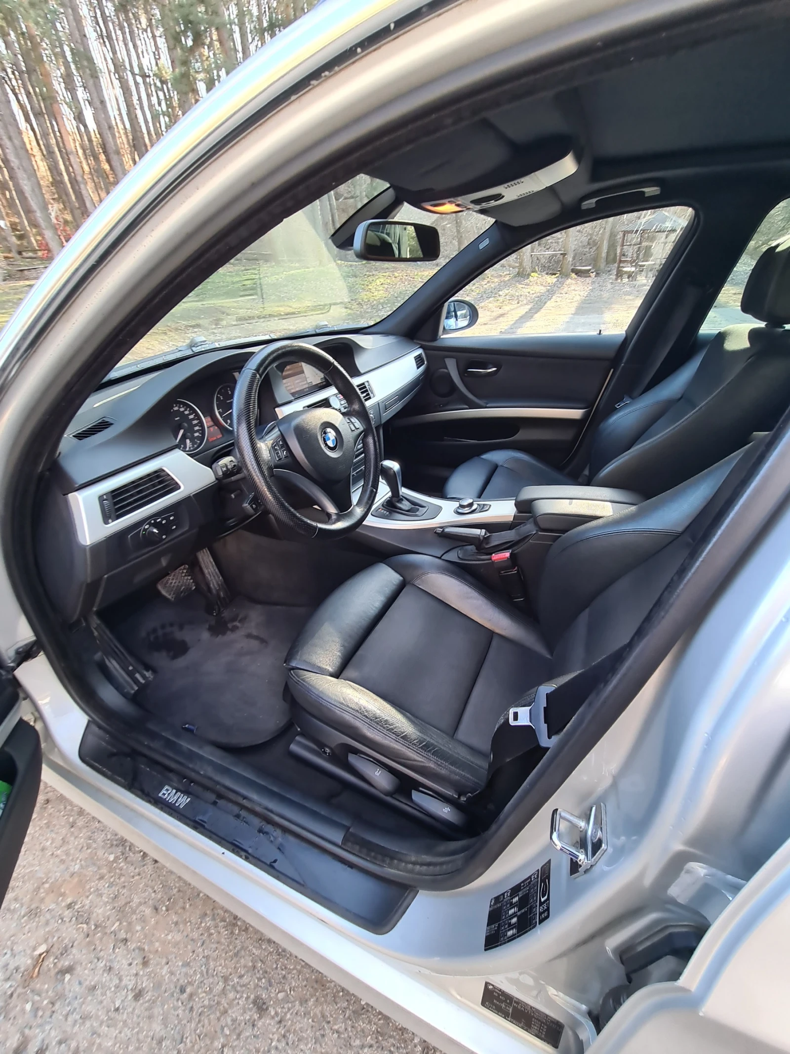 BMW 330 330xd xDrive, снимка 11 - Автомобили и джипове - 53801679