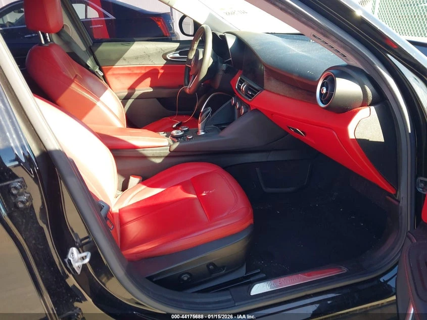 Alfa Romeo Giulia * Крайна цена до БГ* , снимка 5 - Автомобили и джипове - 53979533