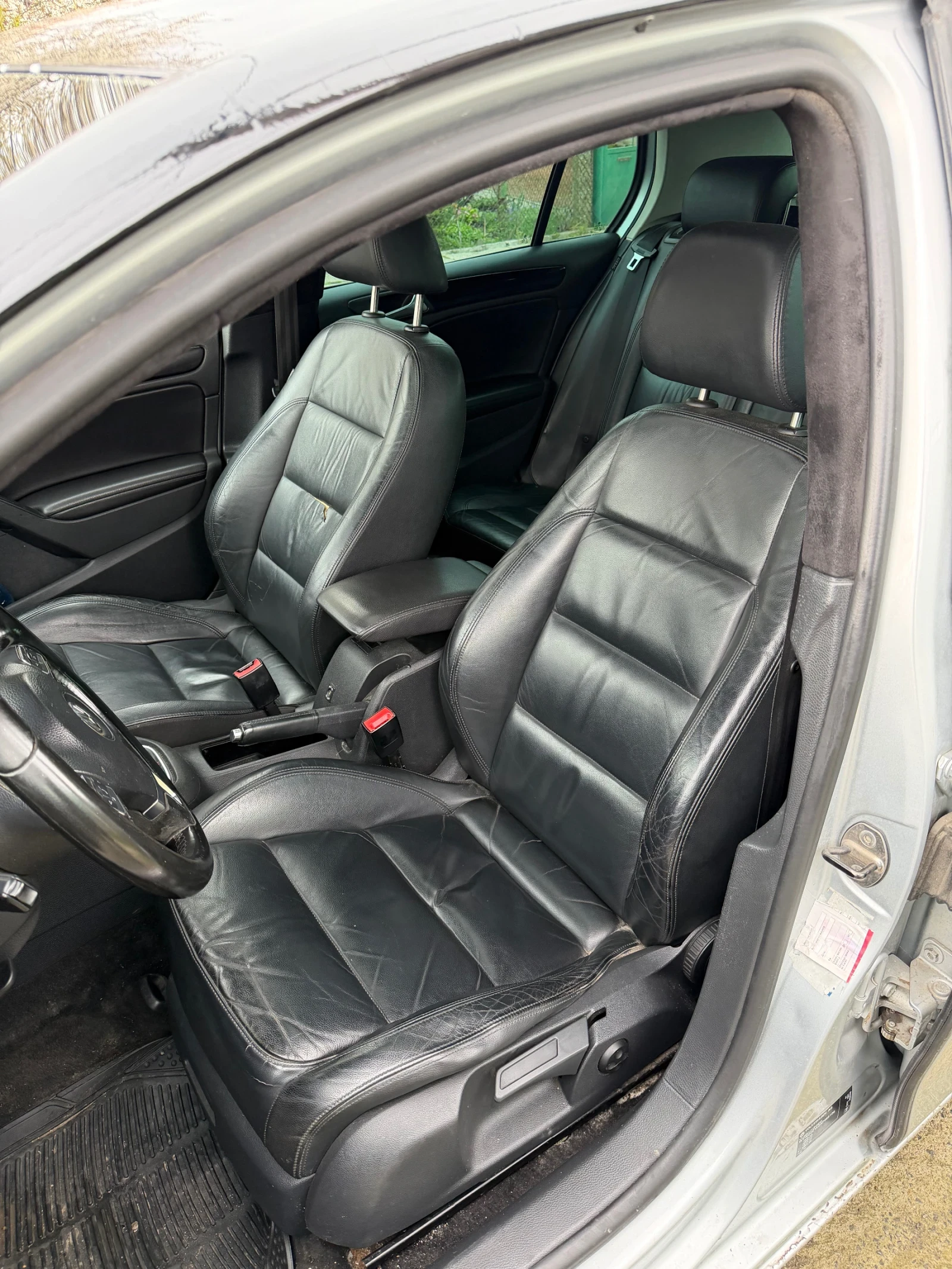 VW Golf Продавам Golf 6 1.6 TDI 105 к.с. Много добро техни, снимка 5 - Автомобили и джипове - 54032665