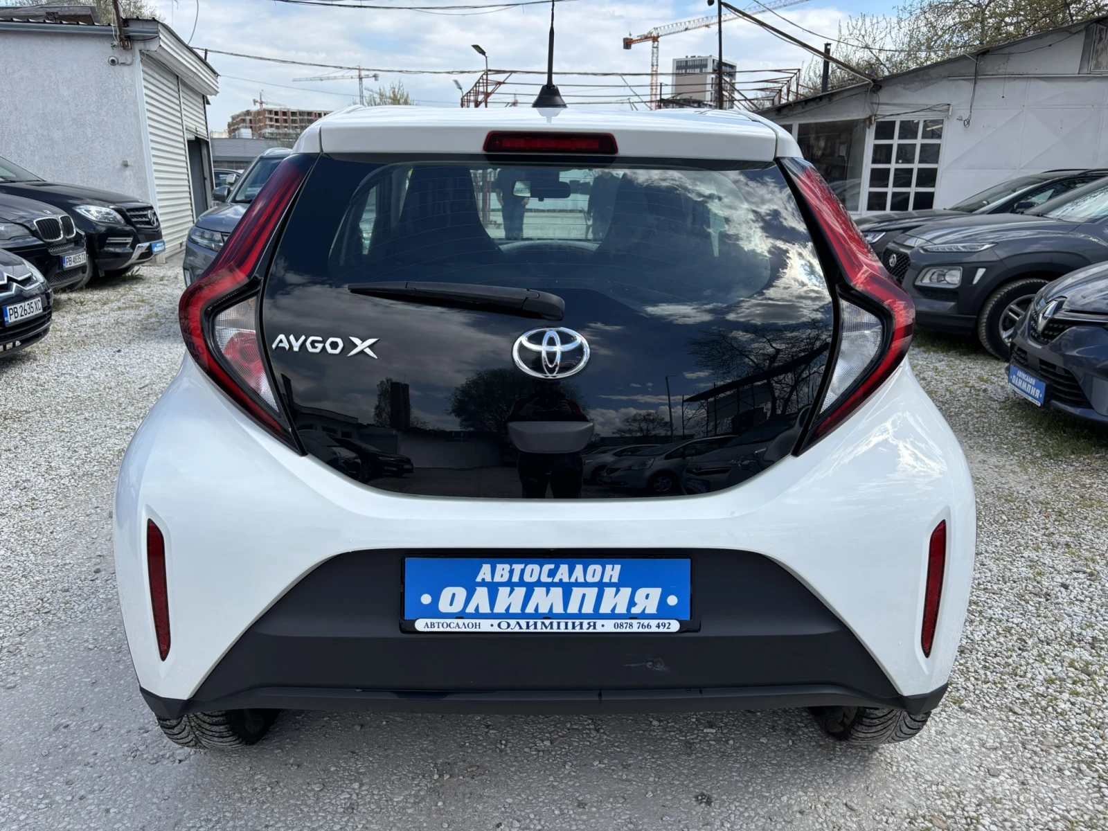 Toyota Aygo Х 1.0-Бензин, снимка 4 - Автомобили и джипове - 54150106