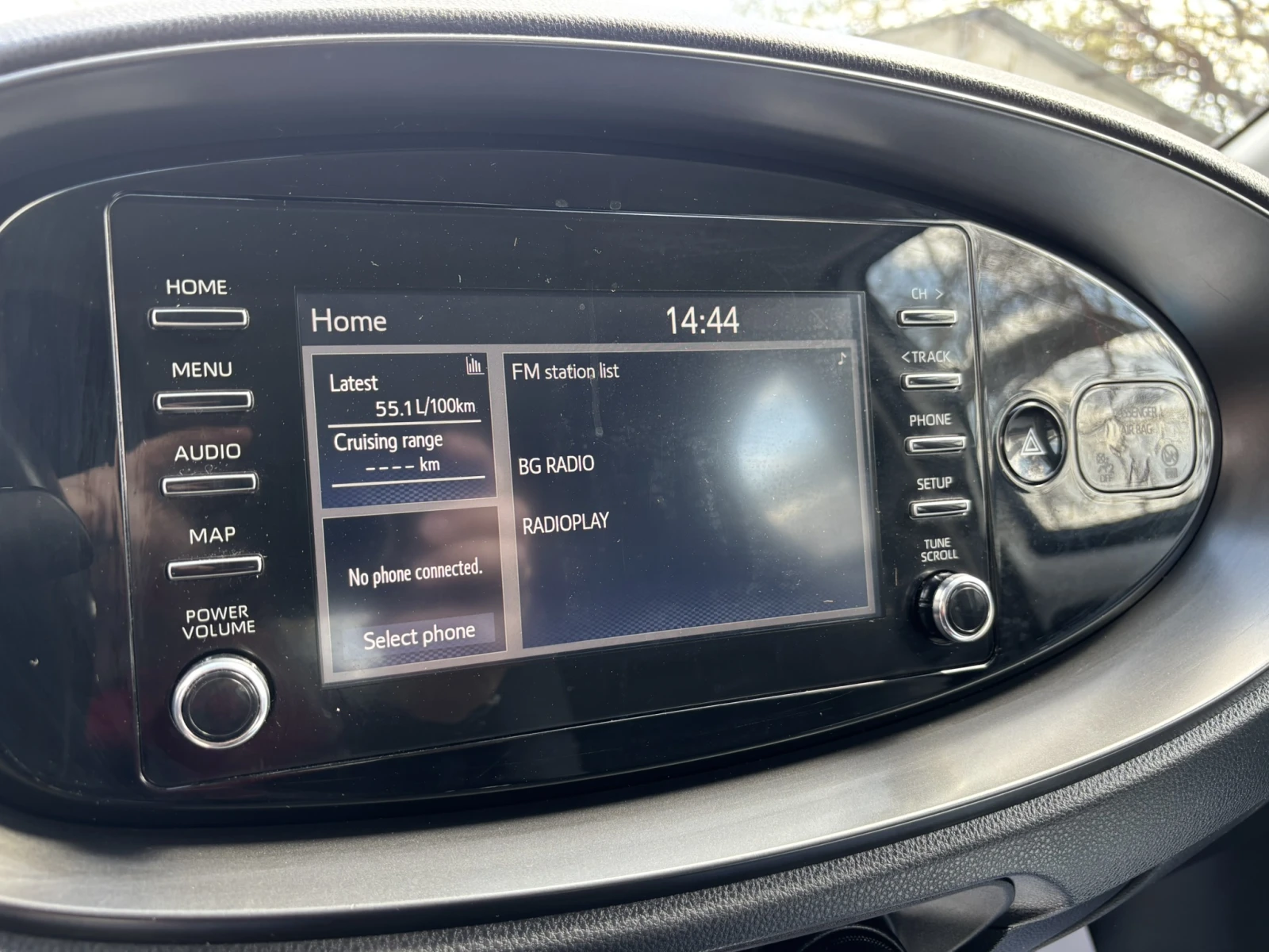 Toyota Aygo Х 1.0-Бензин, снимка 8 - Автомобили и джипове - 54150106