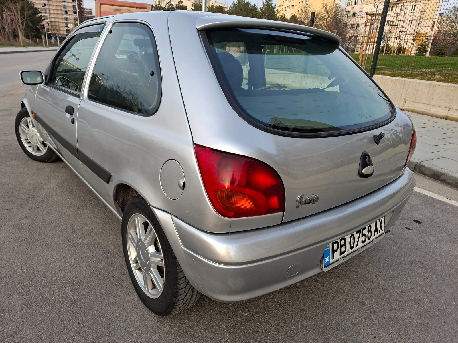 Ford Fiesta 1.3 Газ Клима, снимка 10 - Автомобили и джипове - 54162276