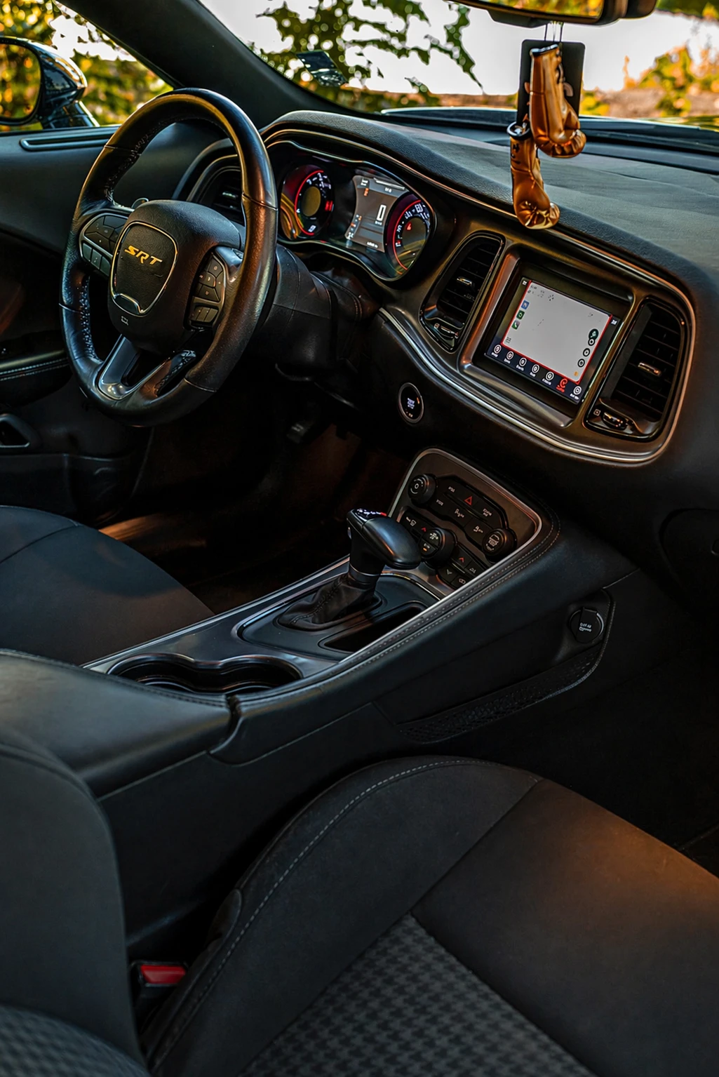 Dodge Challenger R/T, снимка 12 - Автомобили и джипове - 54263011