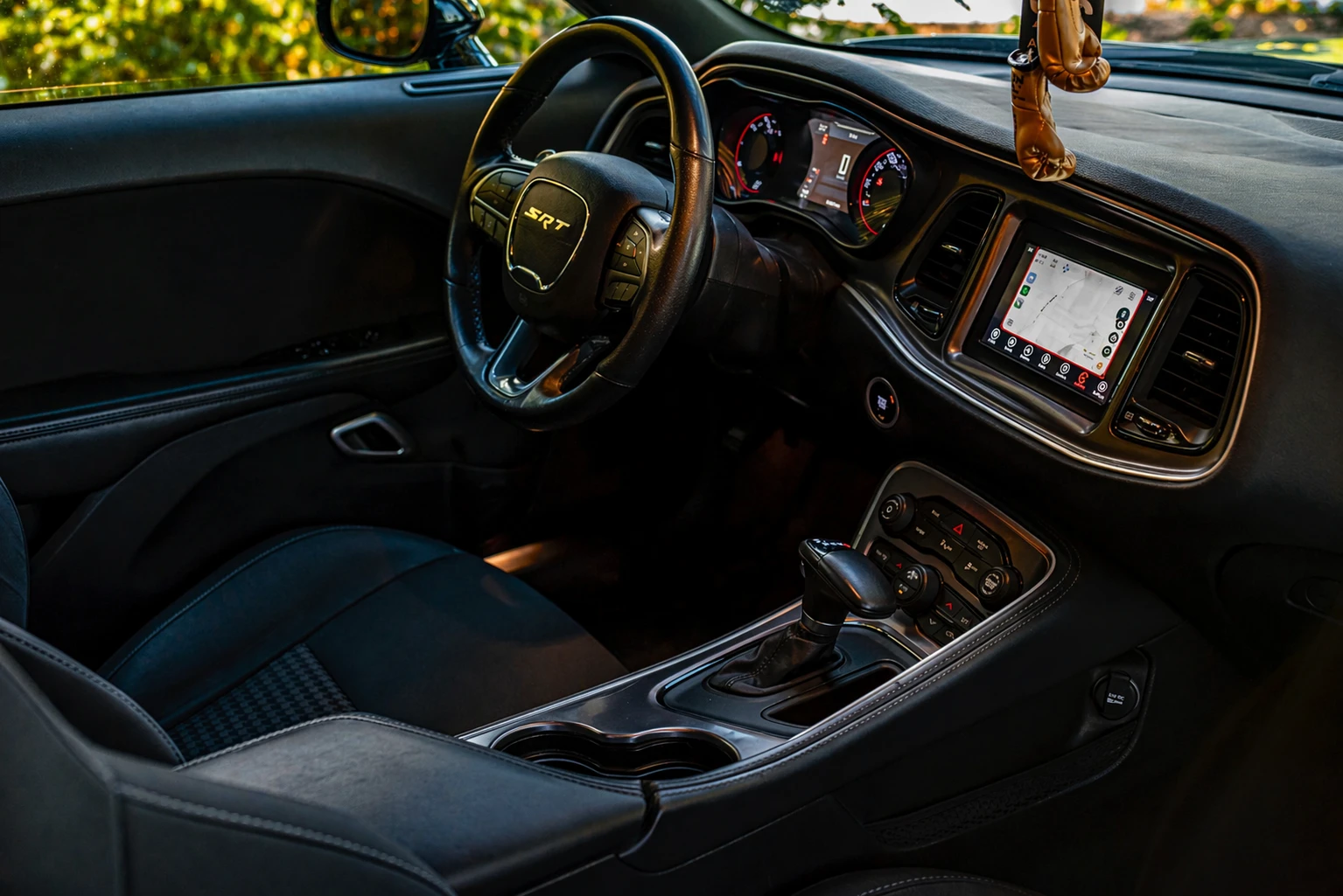 Dodge Challenger R/T, снимка 11 - Автомобили и джипове - 54263011