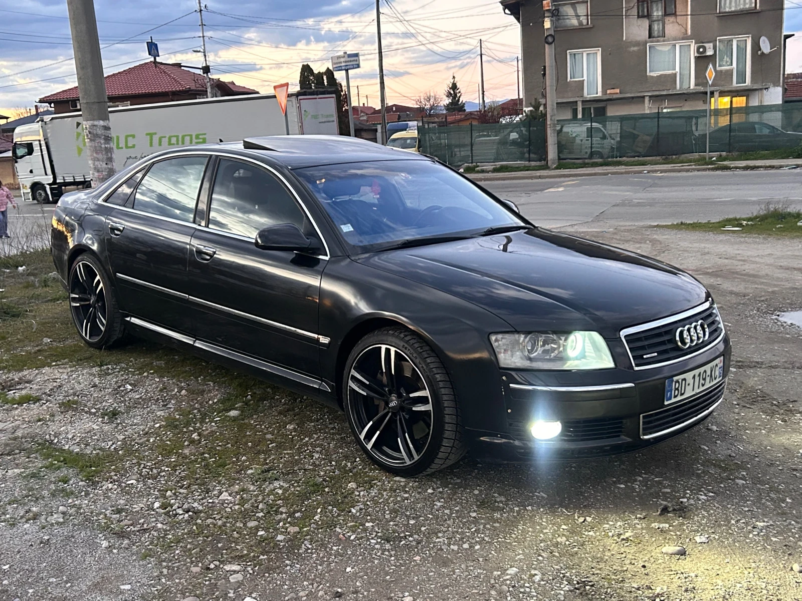 Audi A8, снимка 2 - Автомобили и джипове - 54307439