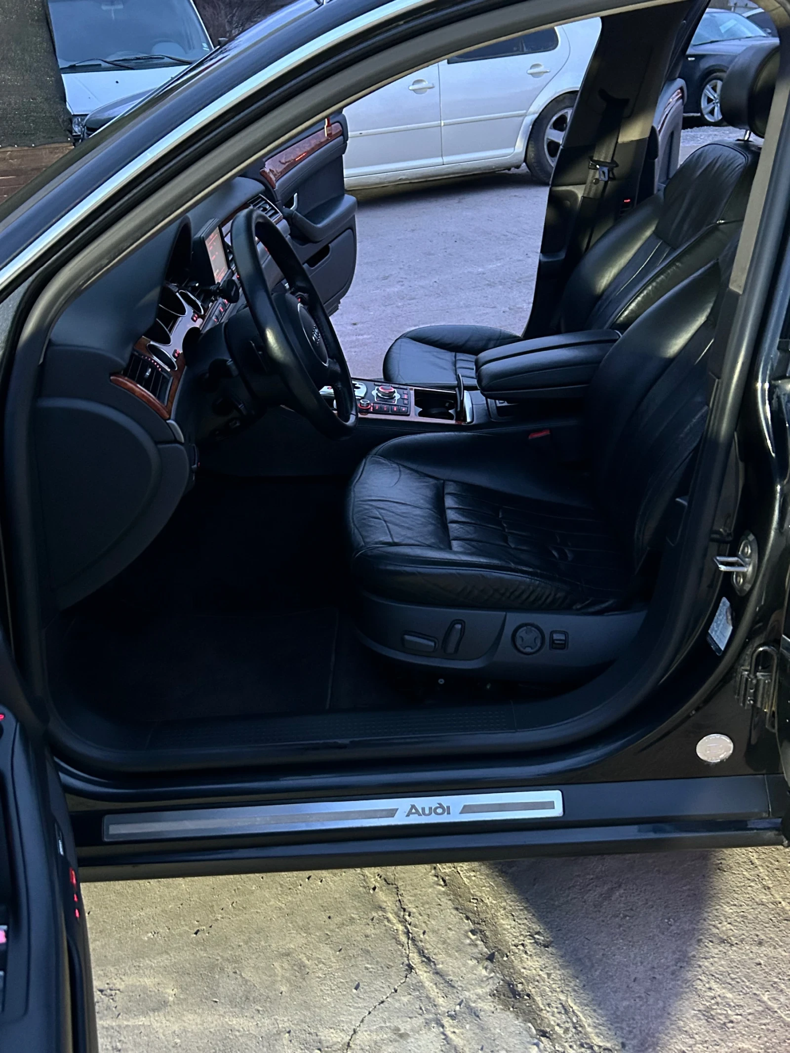 Audi A8, снимка 4 - Автомобили и джипове - 54307439