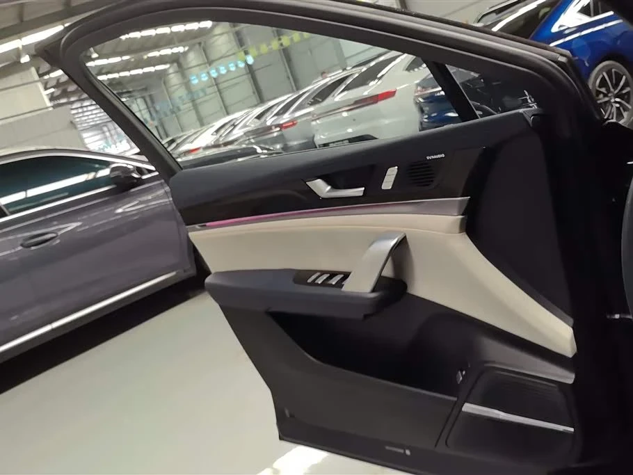 BYD Tang Premium Edition 600 km autogeorge.com, снимка 9 - Автомобили и джипове - 54555321