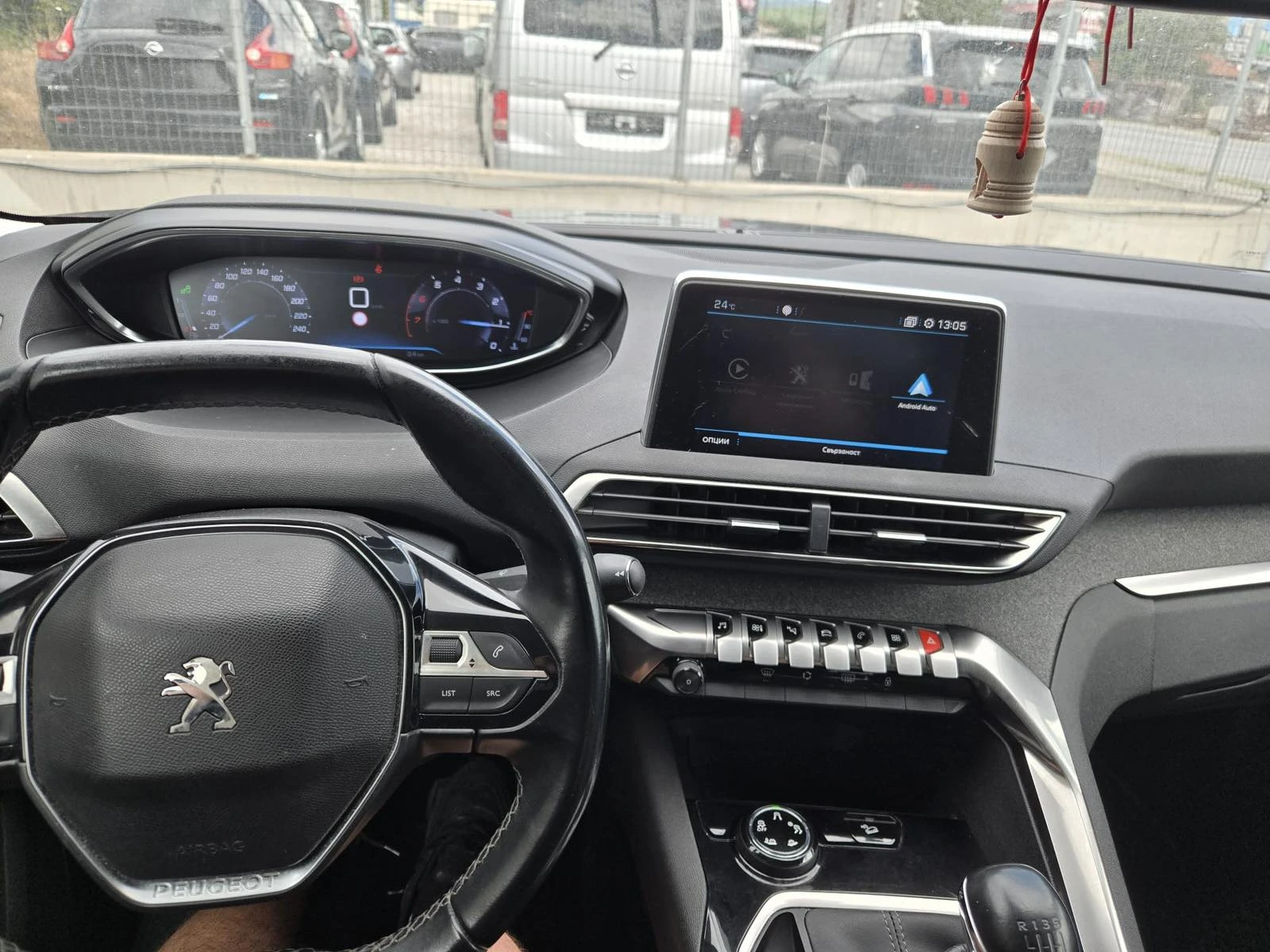 Peugeot 5008 1.2 PureTech Turbo , снимка 13 - Автомобили и джипове - 54632383