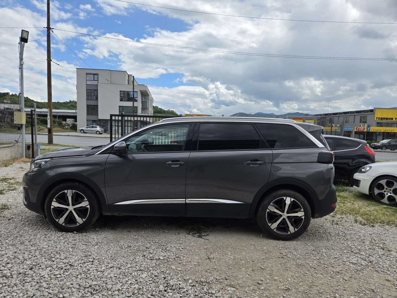 Peugeot 5008 1.2 PureTech Turbo , снимка 7 - Автомобили и джипове - 54632383