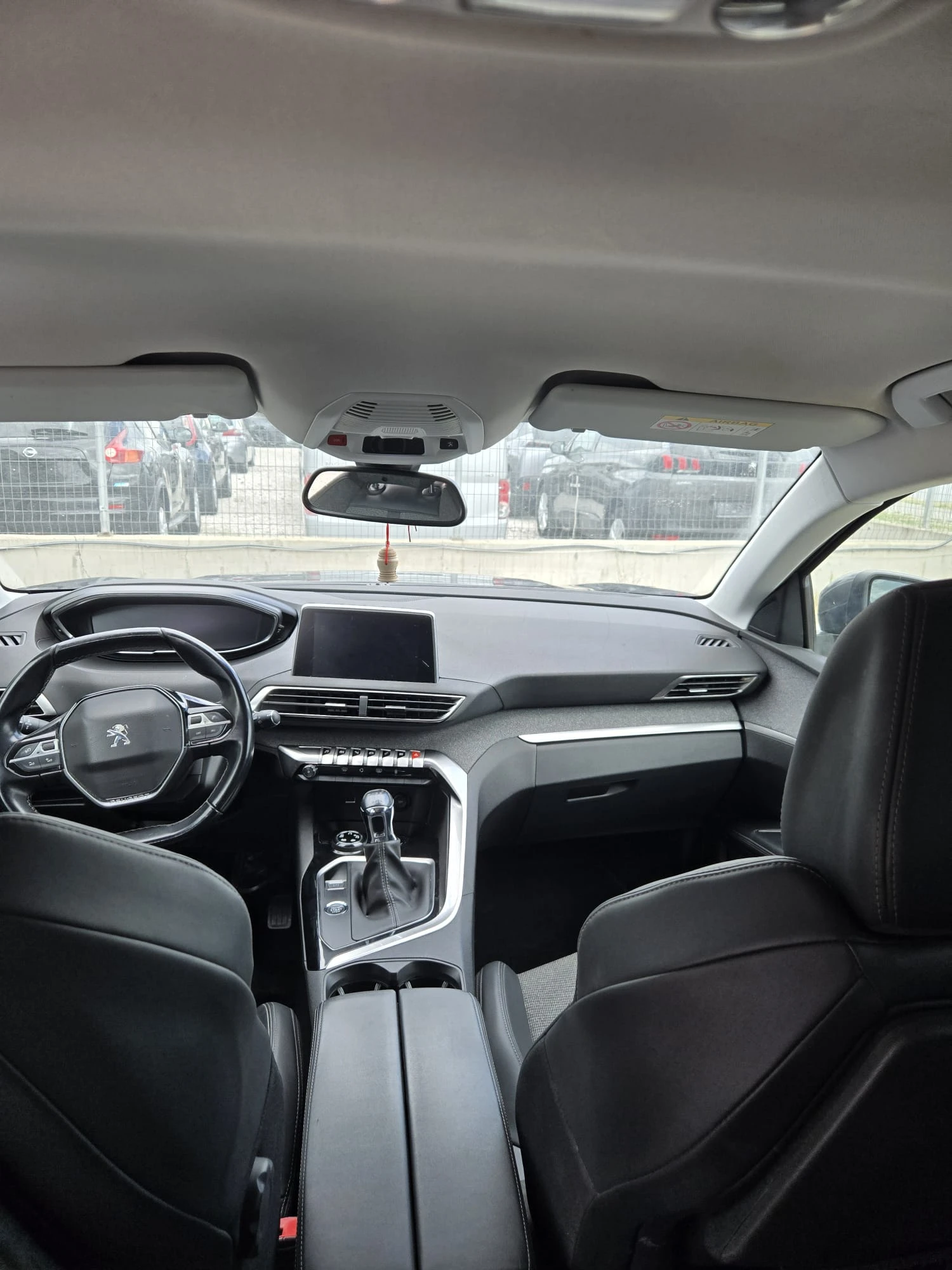 Peugeot 5008 1.2 PureTech Turbo , снимка 10 - Автомобили и джипове - 54632383