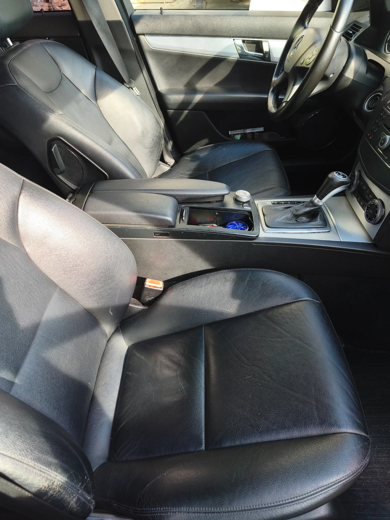 Mercedes-Benz C 320, снимка 9 - Автомобили и джипове - 54722513