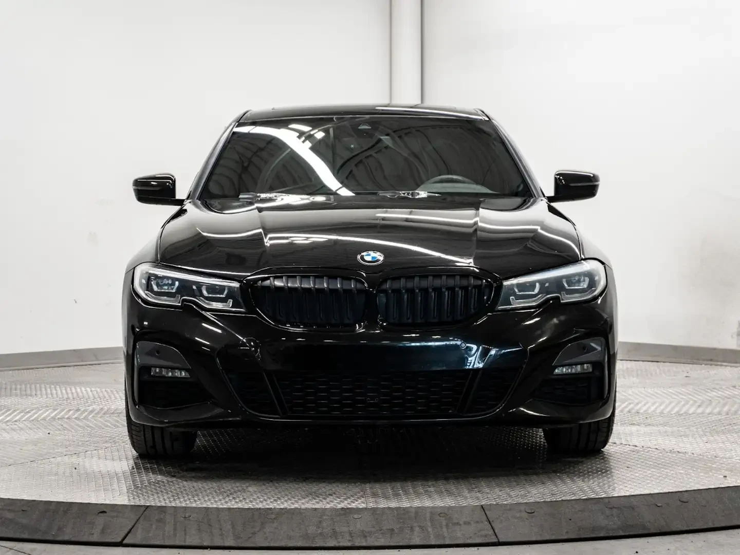 BMW 330 330i xDrive - Крайна цена до България!