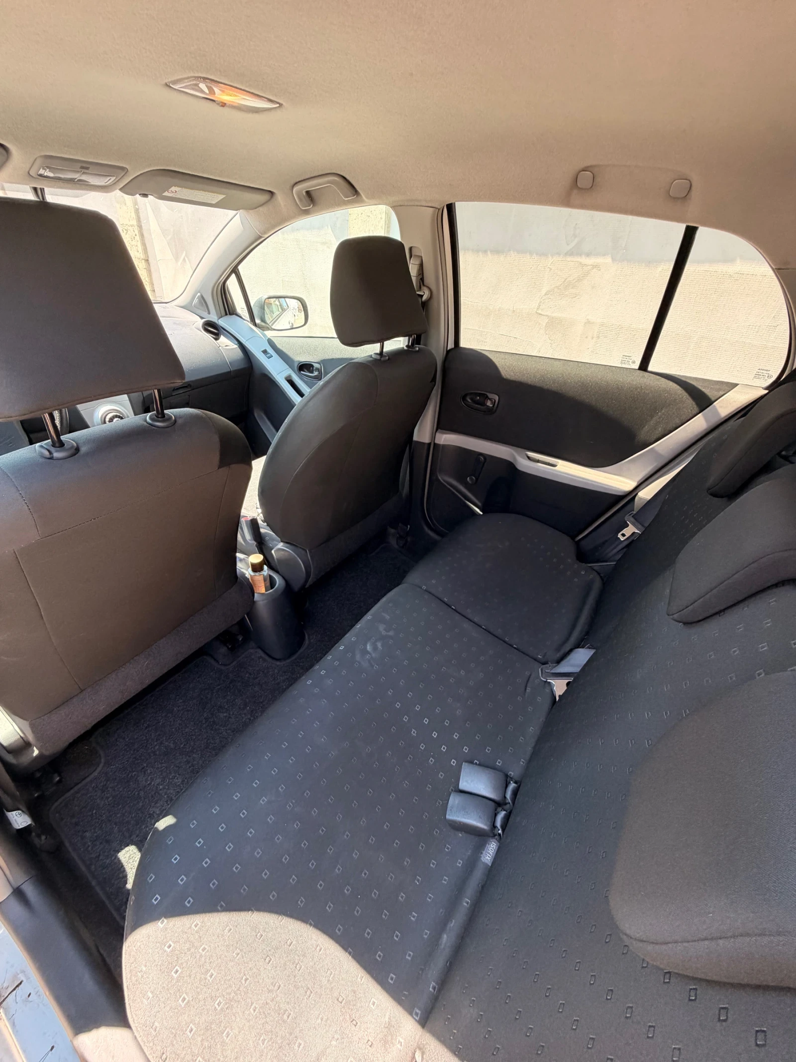 Toyota Yaris 1.4D, снимка 9 - Автомобили и джипове - 55203941