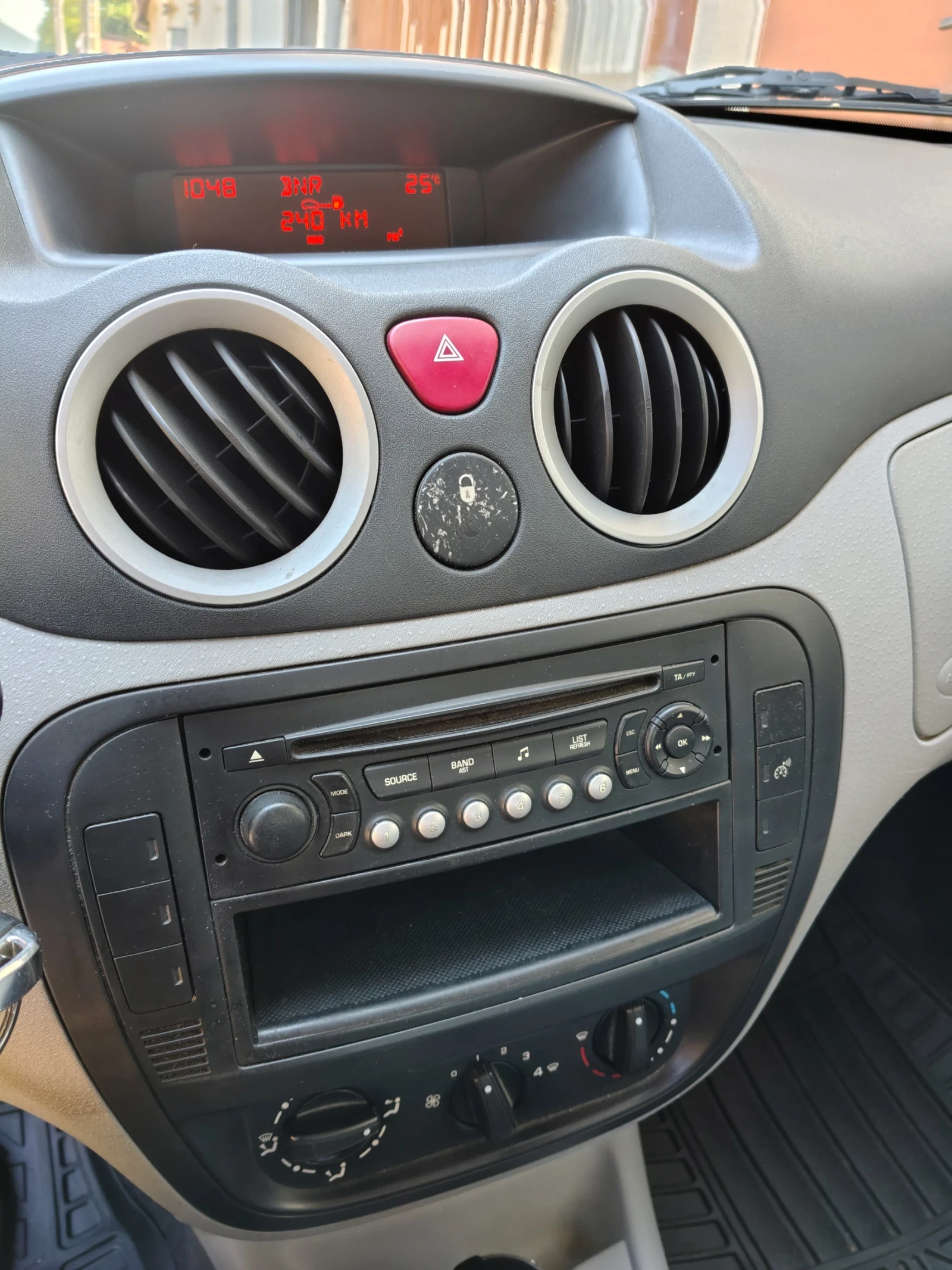 Citroen C3, снимка 4 - Автомобили и джипове - 55331534